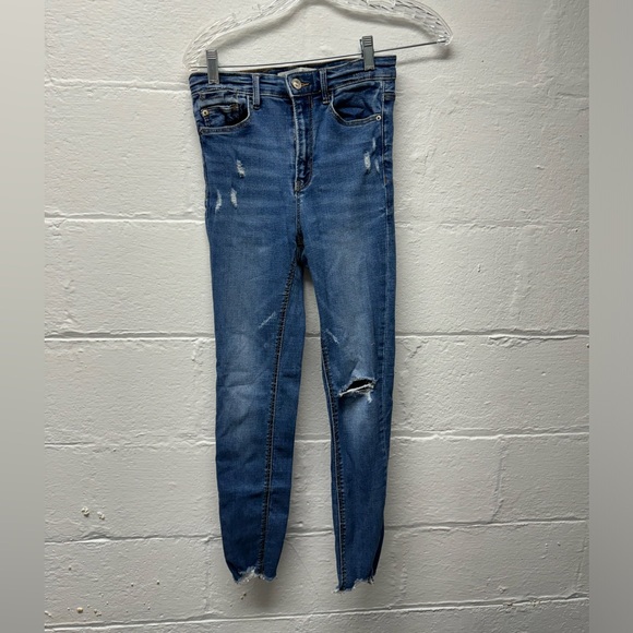 Stradivarius Distressed Skinny Jeans - Picture 1 of 6